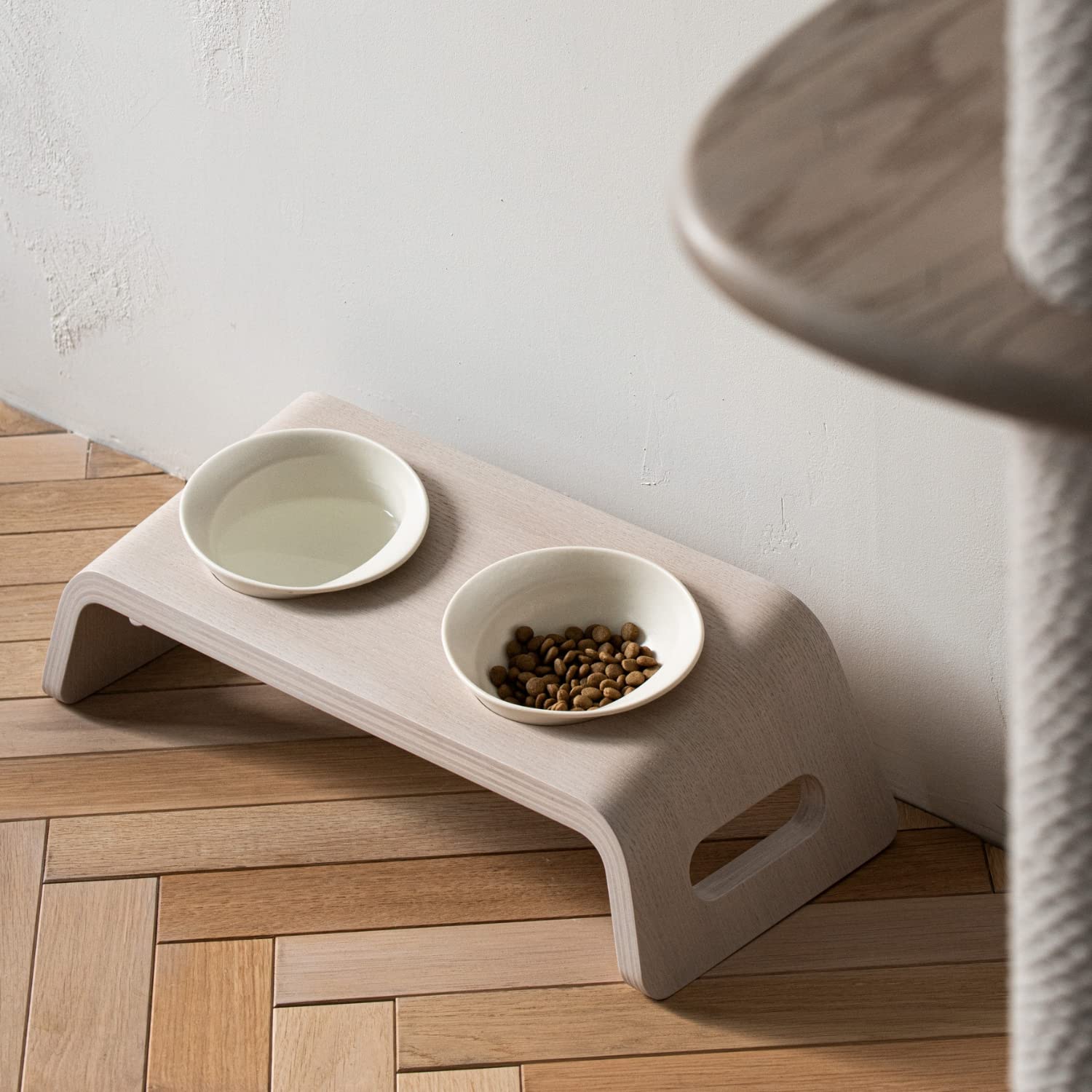 Amazon | [カリモク家具] KARIMOKU CAT TABLE 猫 食器 家具 磁器 15度